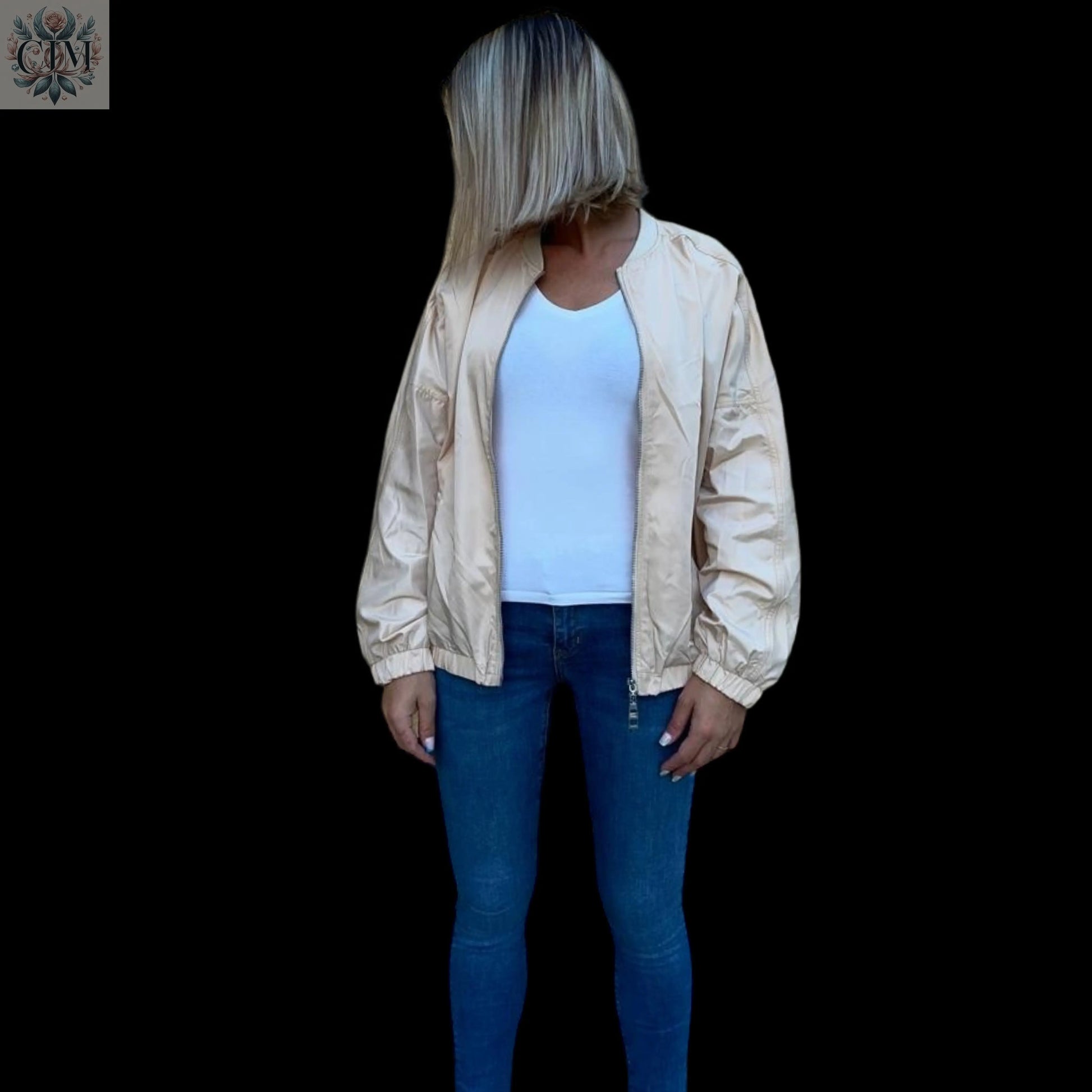 Blouson bomber beige Blouson  Blouson bomber Mi-saison Mode printemps / automne Vêtement féminin moderne  Feminine elegance  Spring/Fall fashion Urban chic style