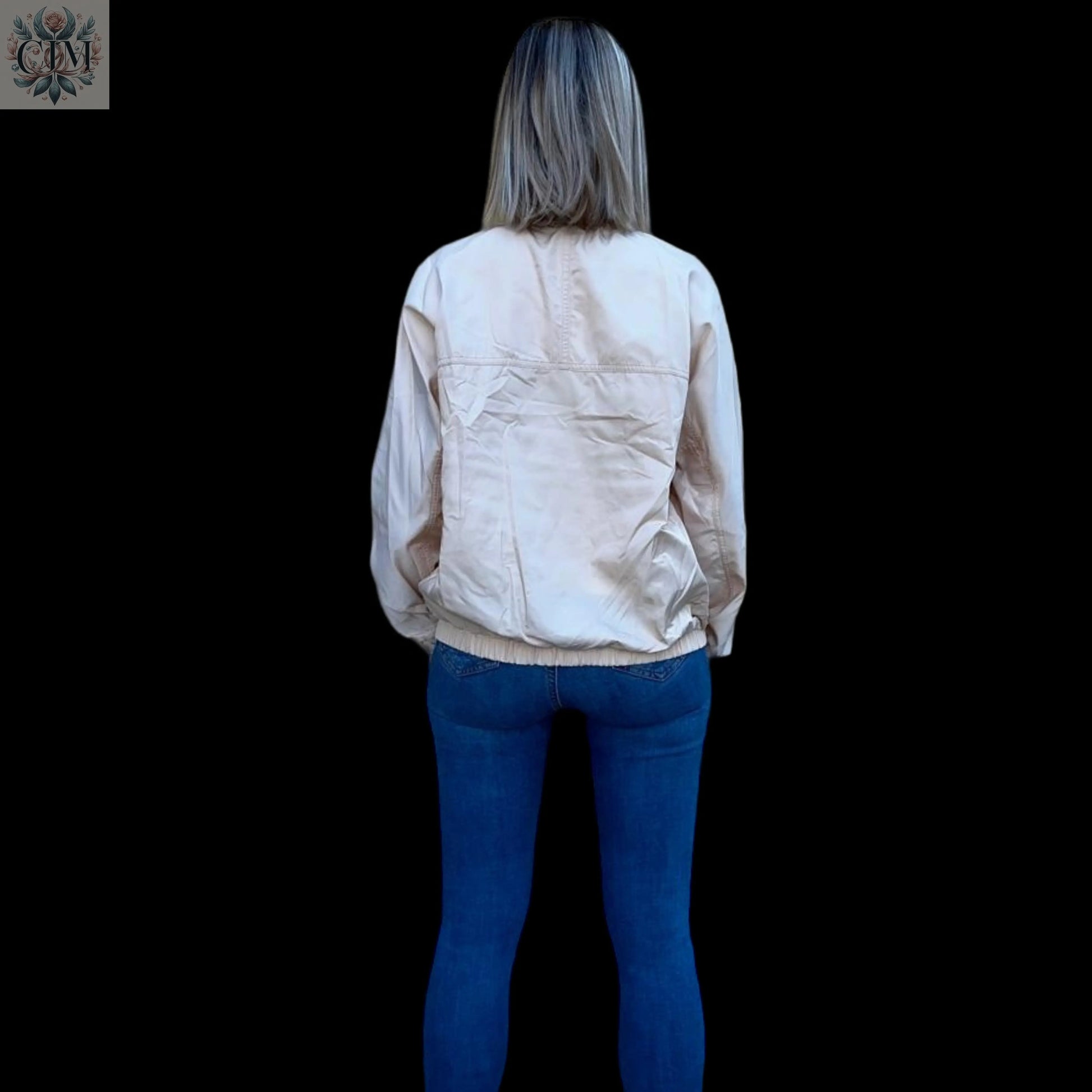Blouson bomber beige Blouson  Blouson bomber Mi-saison Mode printemps / automne Vêtement féminin moderne  Feminine elegance  Spring/Fall fashion Urban chic style
