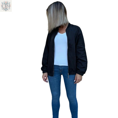 Blouson bomber noir Blouson bomber Mi-saison Mode printemps / automne Vêtement féminin moderne  Feminine elegance  Spring/Fall fashion Urban chic style