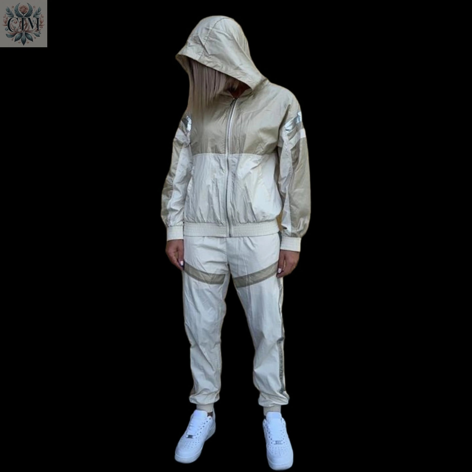 Survêtement réfléchissant beige Survêtement réfléchissant Ensemble sport chic Tendance Ensemble deux pièces Streetwear féminin  Ensemble jogging femme  Look confortable et stylé Loungewear tendance Survêtement avec capuche 