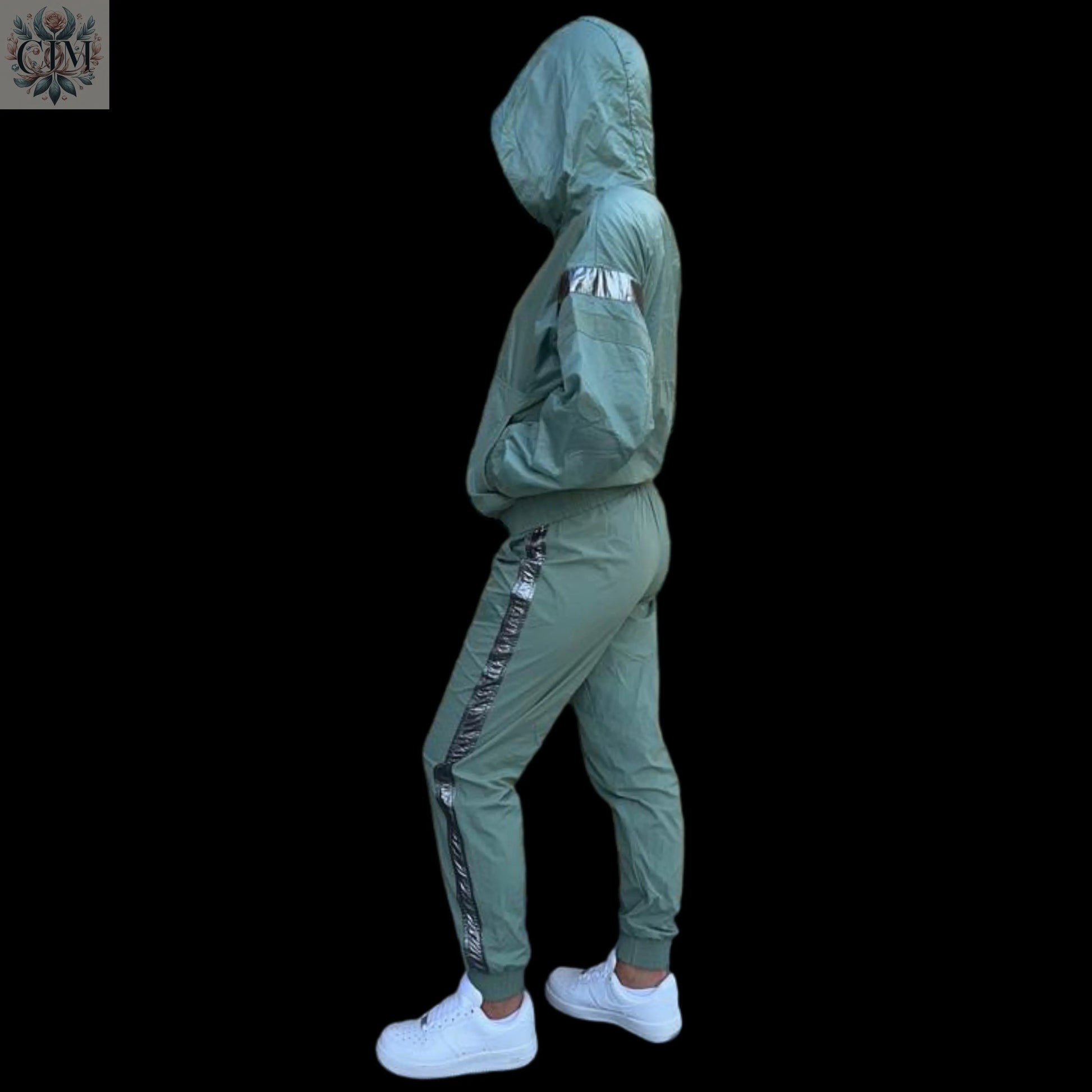 Survêtement réfléchissant kaki Survêtement réfléchissant kaki  Survêtement réfléchissant Ensemble sport chic Tendance Ensemble deux pièces Streetwear féminin  Ensemble jogging femme  Look confortable et stylé Loungewear tendance Survêtement avec capuche 