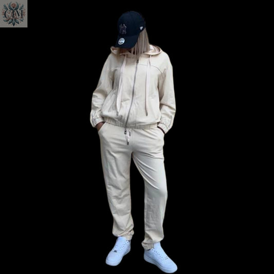 Ensemble coton doux Look cocooning   Ensemble casual Tenue décontractée chic Tenue de ville décontractée Loungewear haut de gamme Look sportswear raffiné Stretch cotton tracksuit   Luxury loungewear Versatile women's outfit