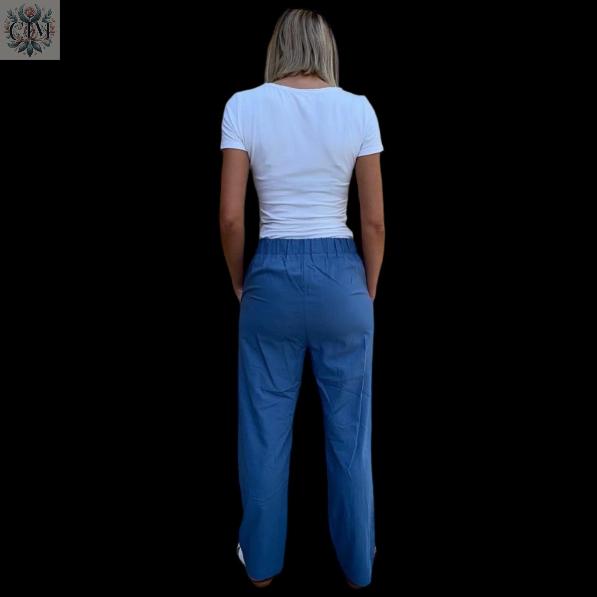Tenue habillée ou décontractée Élégance intemporelle Coupe flatteuse Mode femme  Vêtements élégants  Look personnalisable Détails soignés  Women's fashion Elegant clothing Chic style​  Trendy fashion Mode tendance