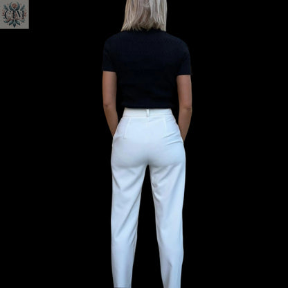 Pantalon tailleur blanc /  Chic and Elegant Straight-Leg Fit - La maestria  Pantalon tailleur blanc Pantalon chic Business pants Suit pants Tailored trousers Pantalon élégant Pantalon habillé