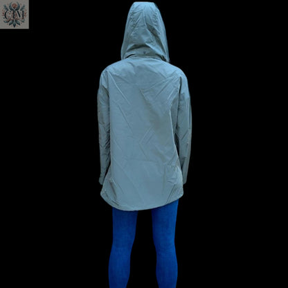 Veste à capuche coup-vent kaki Veste mi-saison Veste à capuche Veste femme tendance  Look décontracté Veste légère  Trendy women's jacket  Casual look  Outdoor fashion