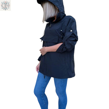 Veste à capuche coup-vent noire  coup-vent  Veste mi-saison Veste à capuche Veste femme tendance  Look décontracté Veste légère  Trendy women's jacket  Casual look  Outdoor fashion