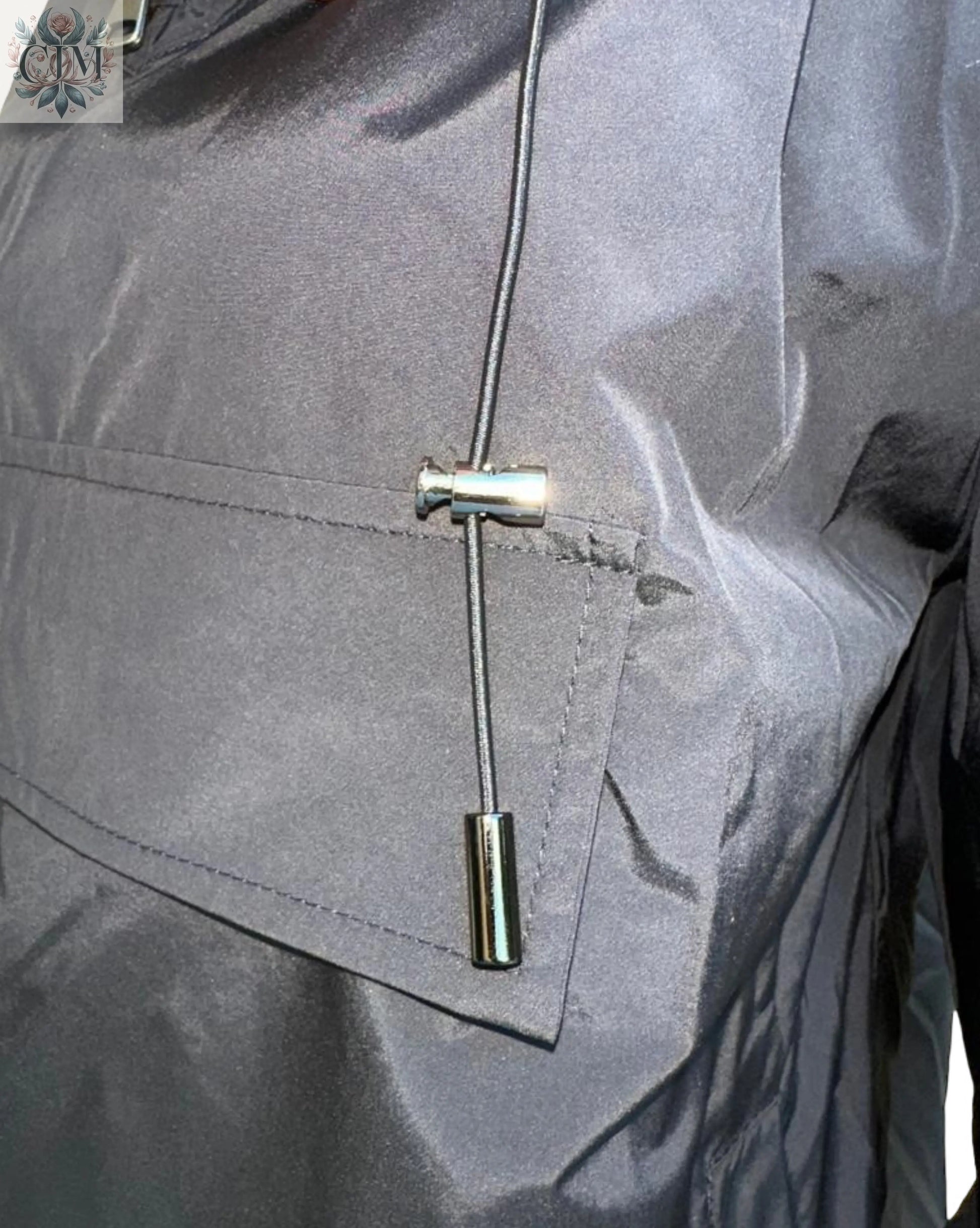 Veste à capuche coup-vent noire  coup-vent  Veste mi-saison Veste à capuche Veste femme tendance  Look décontracté Veste légère  Trendy women's jacket  Casual look  Outdoor fashion
