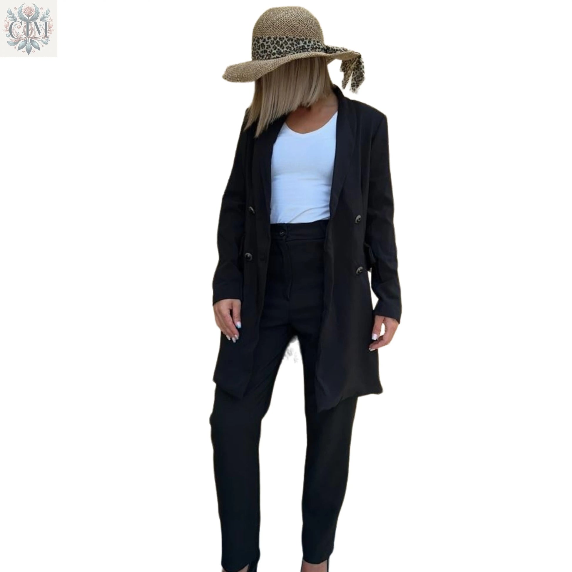Veste tailleur léopard noire Pièce maîtresse du dressing Doublure léopard audacieuse Style chic et tendance Boutons noirs raffinés Coupe flatteuse Chic and bold Trendy leopard-print lining Feminine and empowered style Perfect for day-to-night looks